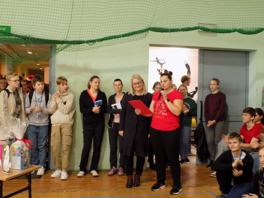 Zdjęcie Mikołajki_2023 (82)6f061637-4fb1-4c37-95cf-5c1376db5e37.jpg w galerii Mikołajki w II LO